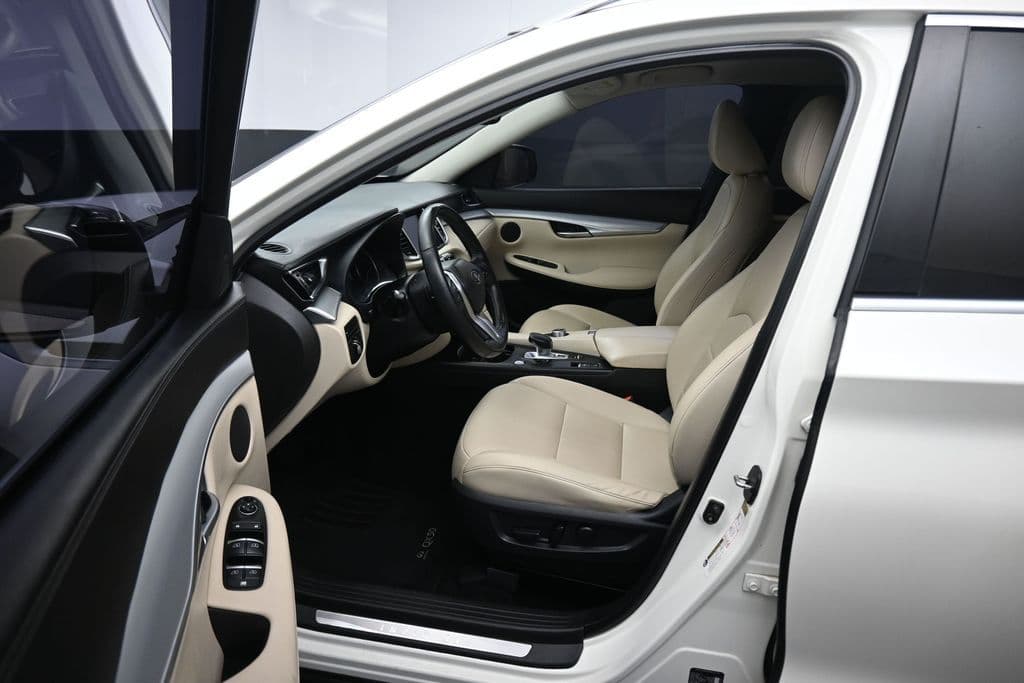 2019 INFINITI QX50 LUXE, photo 11 of 60