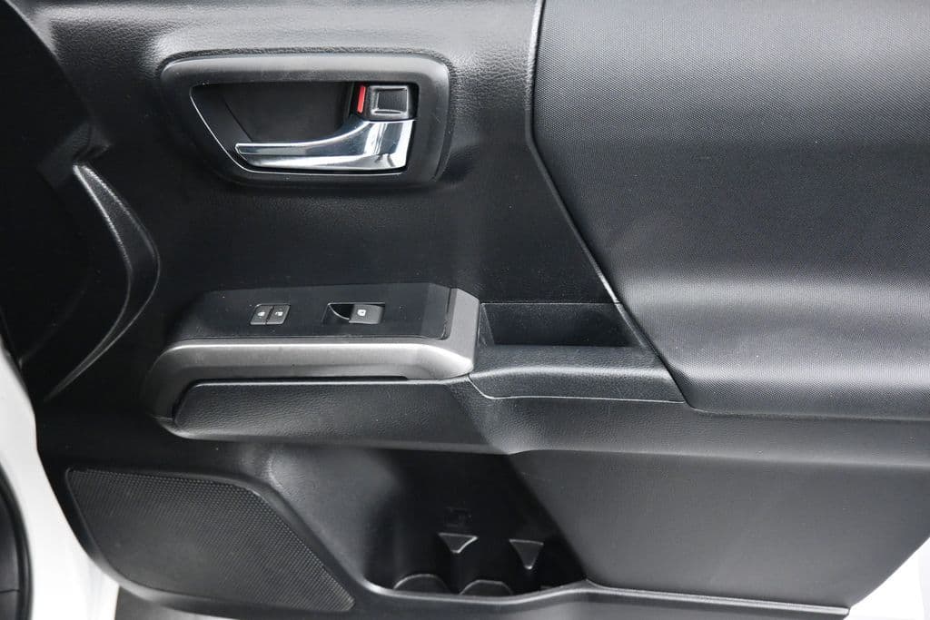 2022 Toyota Tacoma TRD Off-Road V6, photo 41 of 60
