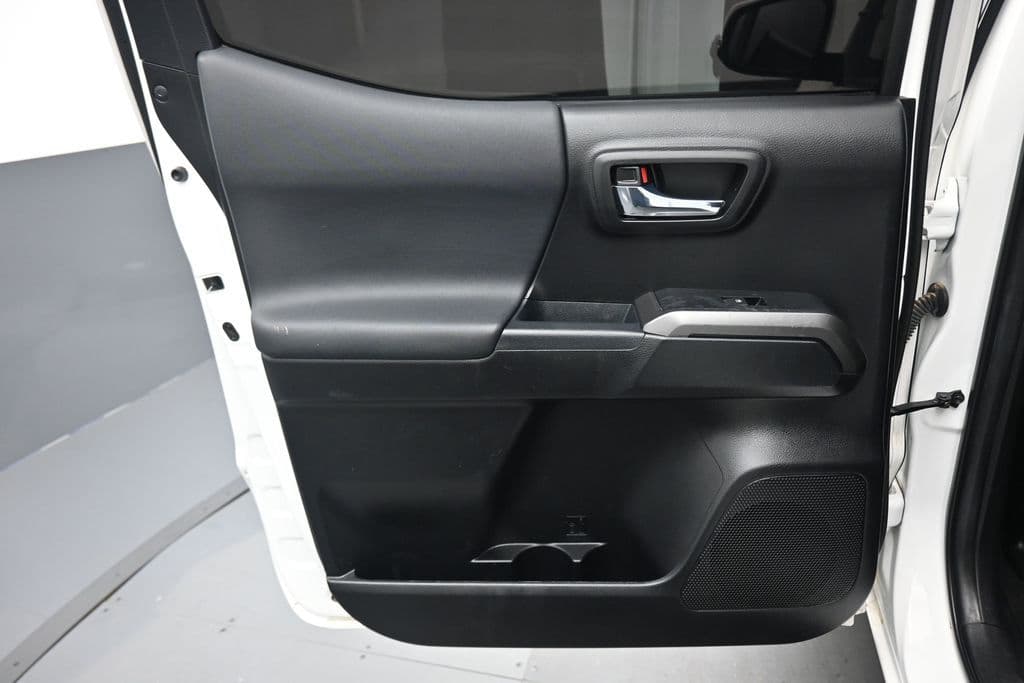 2022 Toyota Tacoma TRD Off-Road V6, photo 28 of 60