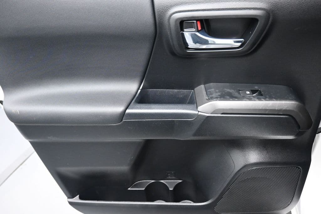 2022 Toyota Tacoma TRD Off-Road V6, photo 29 of 60
