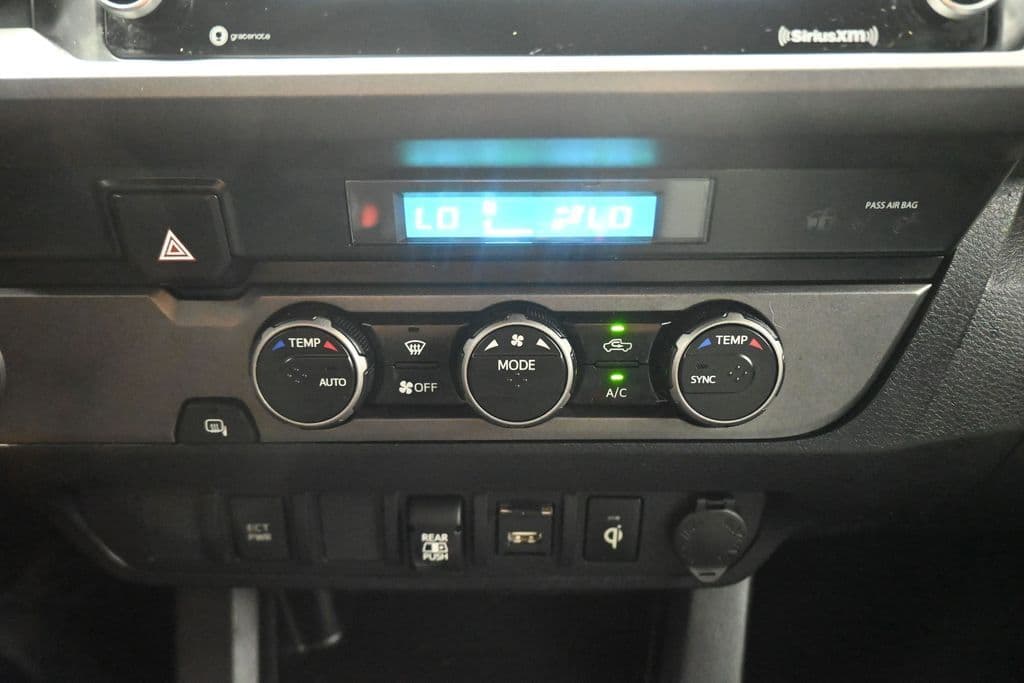 2022 Toyota Tacoma TRD Off-Road V6, photo 19 of 60