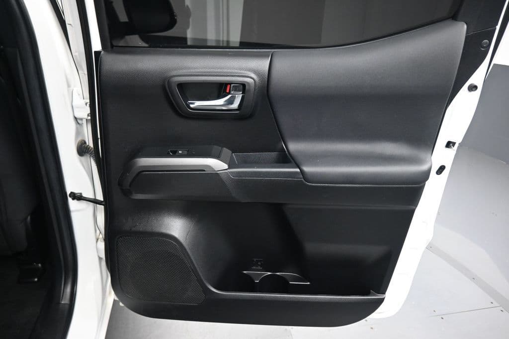 2022 Toyota Tacoma TRD Off-Road V6, photo 34 of 60