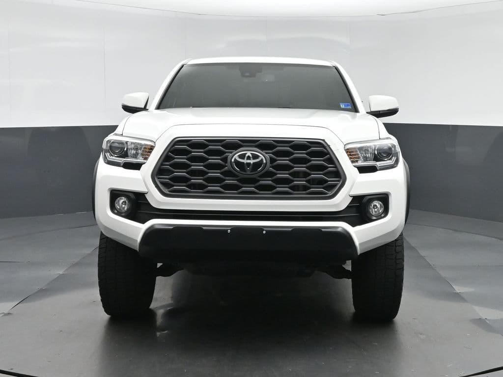 2022 Toyota Tacoma TRD Off-Road V6, photo 2 of 60