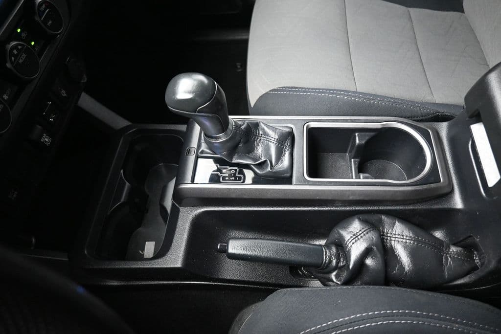 2022 Toyota Tacoma TRD Off-Road V6, photo 22 of 60