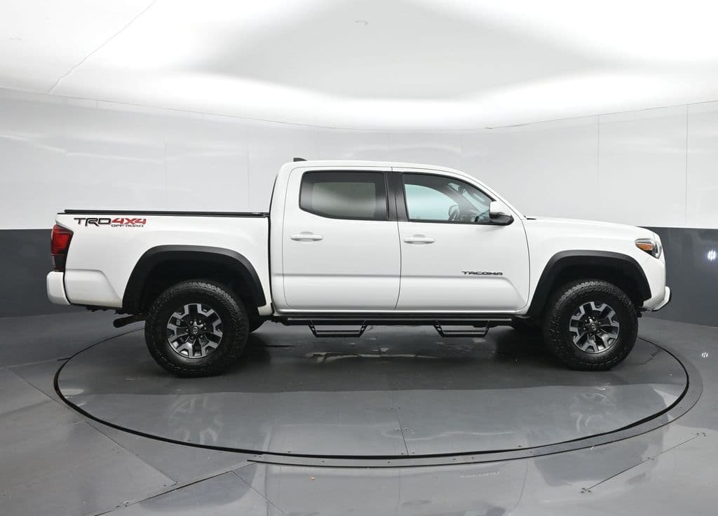 2019 Toyota Tacoma TRD Off-Road V6, photo 8 of 63