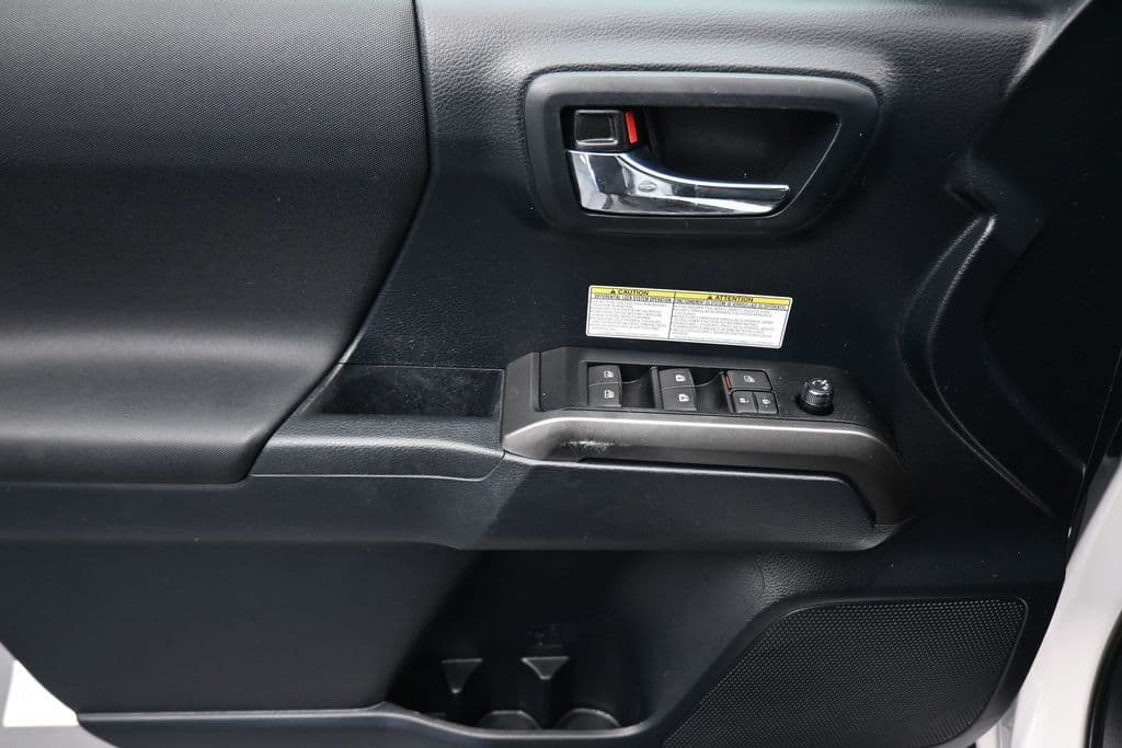 2019 Toyota Tacoma TRD Off-Road V6, photo 10 of 63