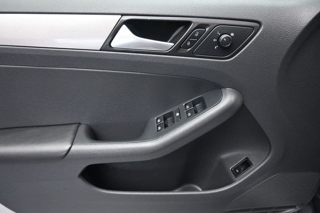 2017 Volkswagen Jetta 1.4T S, photo 10 of 55
