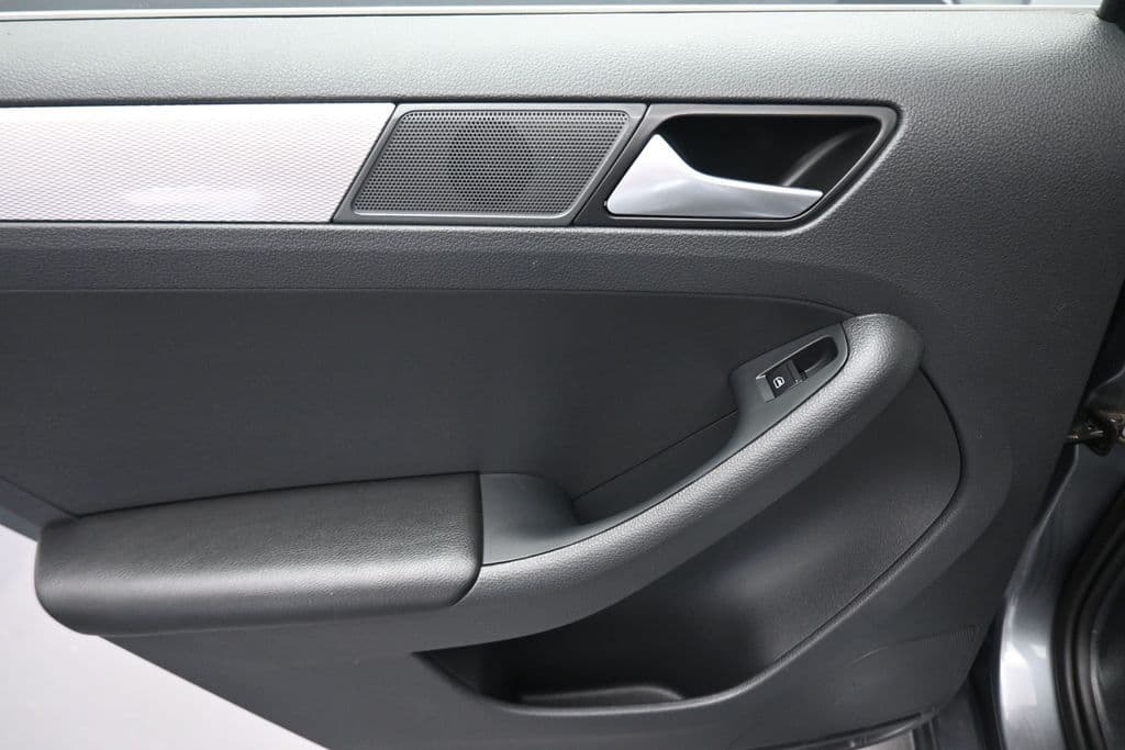 2017 Volkswagen Jetta 1.4T S, photo 28 of 55
