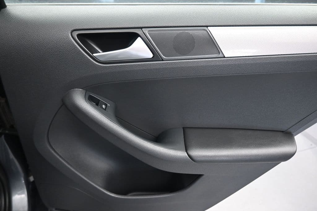 2017 Volkswagen Jetta 1.4T S, photo 32 of 55