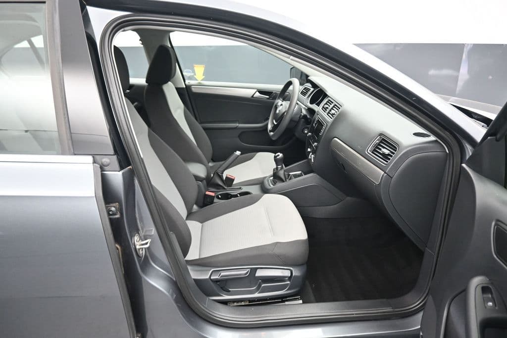 2017 Volkswagen Jetta 1.4T S, photo 37 of 55