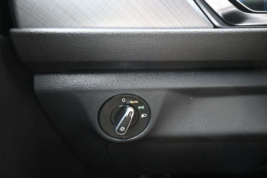 2024 Volkswagen Jetta 1.5T SE, photo 28 of 58