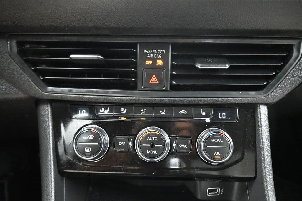 2019 Volkswagen Jetta R-Line, photo 20 of 56