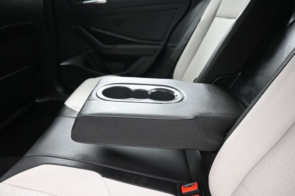 2019 Volkswagen Jetta R-Line, photo 31 of 56