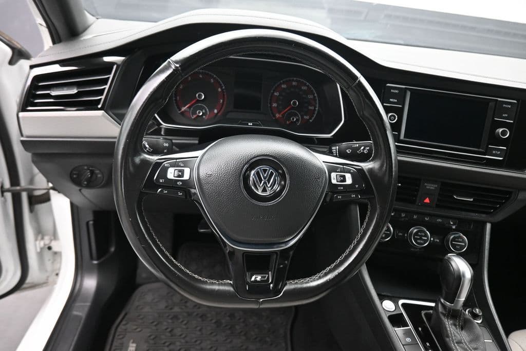 2019 Volkswagen Jetta R-Line, photo 14 of 56