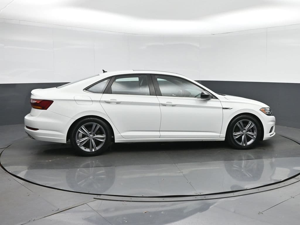 2019 Volkswagen Jetta R-Line, photo 8 of 56