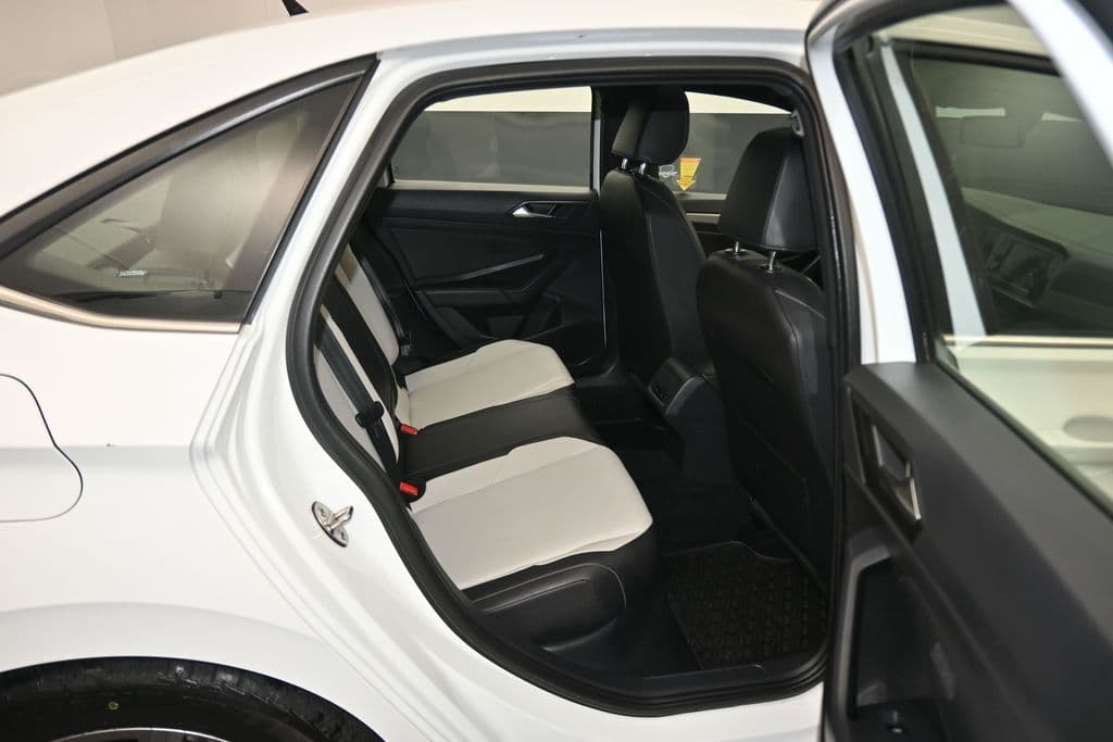 2019 Volkswagen Jetta R-Line, photo 35 of 56
