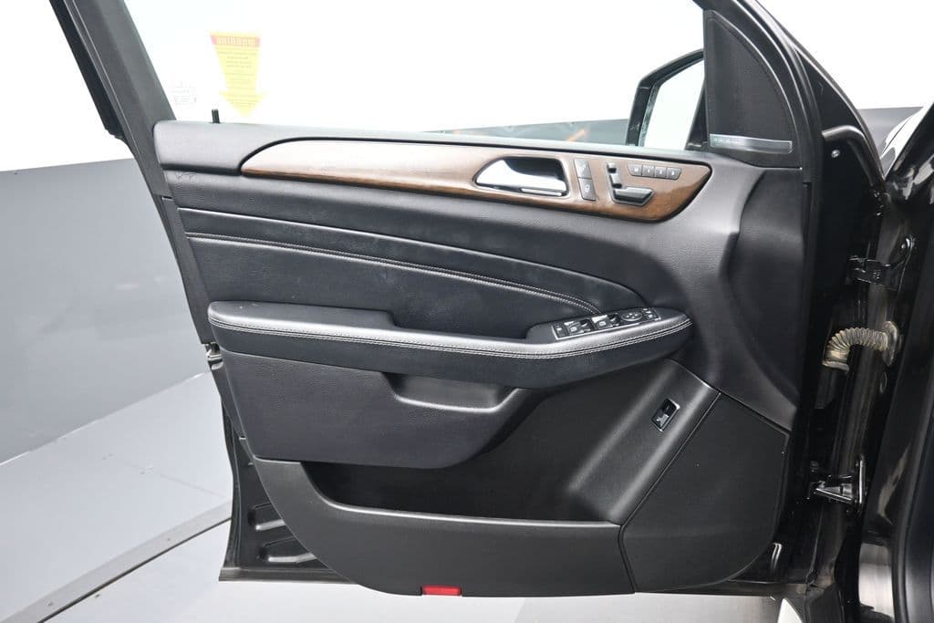 2015 Mercedes-Benz M-Class ML 250 BlueTEC®, photo 9 of 58