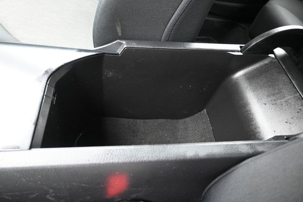 2019 Toyota Camry LE, photo 21 of 56