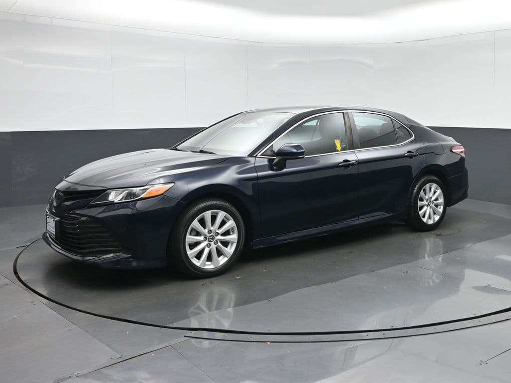 2019 Toyota Camry LE, photo 3 of 56