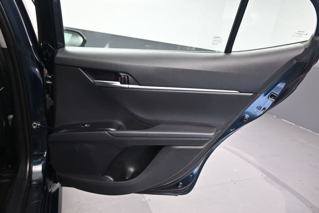 2019 Toyota Camry LE, photo 32 of 56