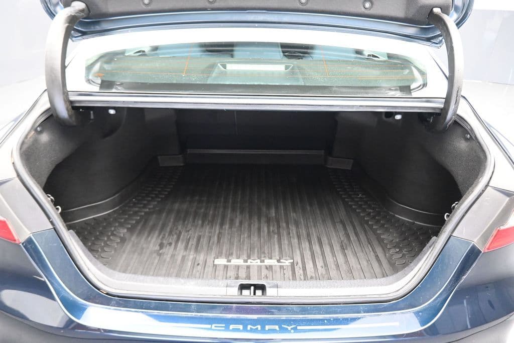 2019 Toyota Camry LE, photo 40 of 56