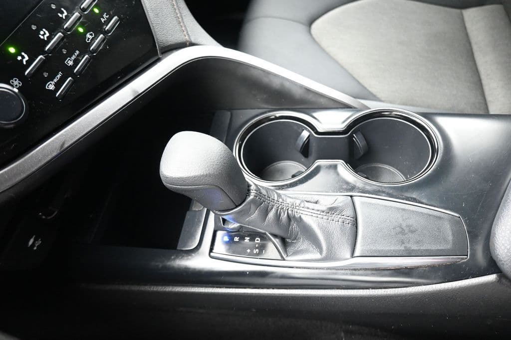 2019 Toyota Camry LE, photo 20 of 56