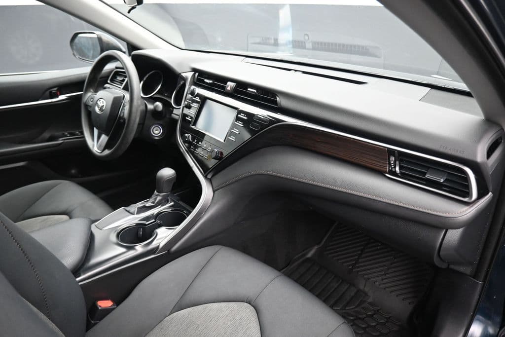 2019 Toyota Camry LE, photo 39 of 56