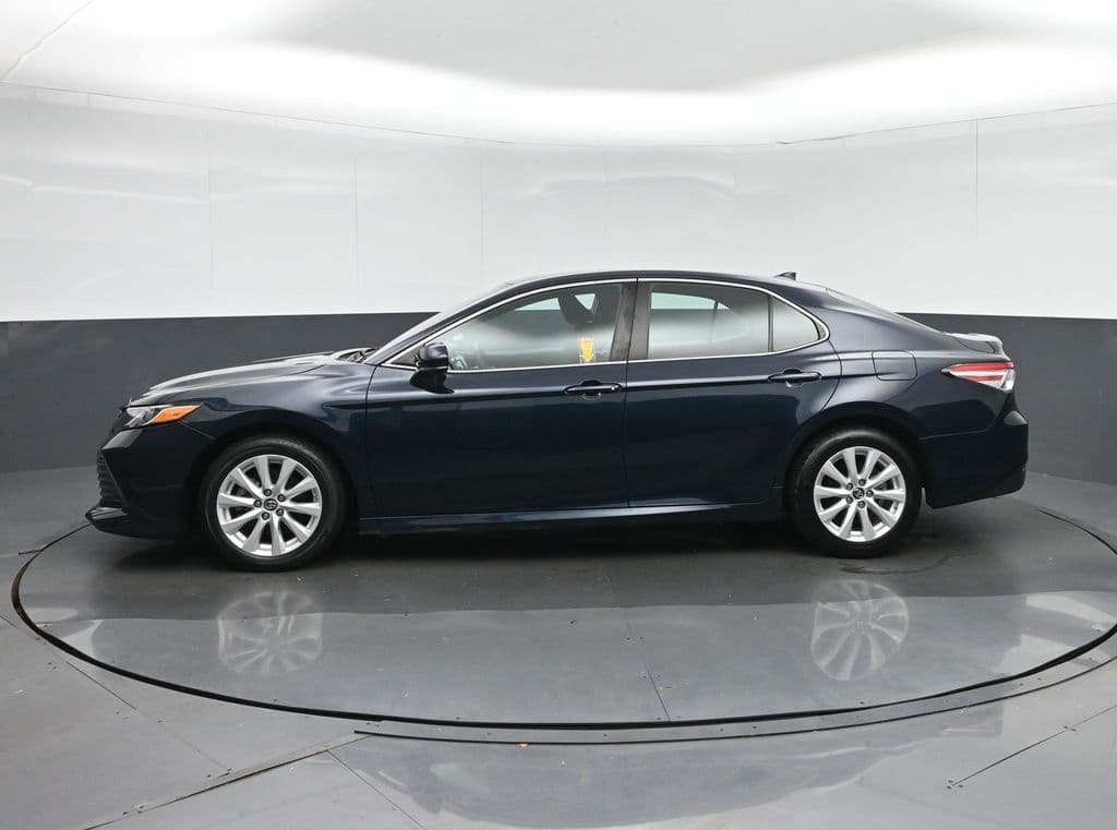 2019 Toyota Camry LE, photo 4 of 56