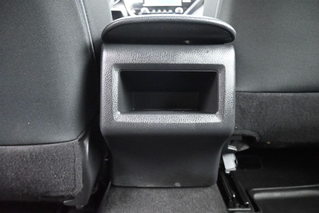 2019 Toyota Camry LE, photo 31 of 56