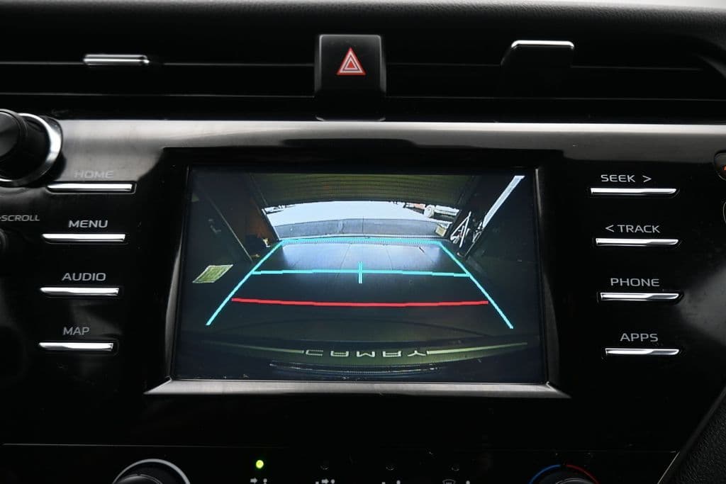 2019 Toyota Camry LE, photo 18 of 56