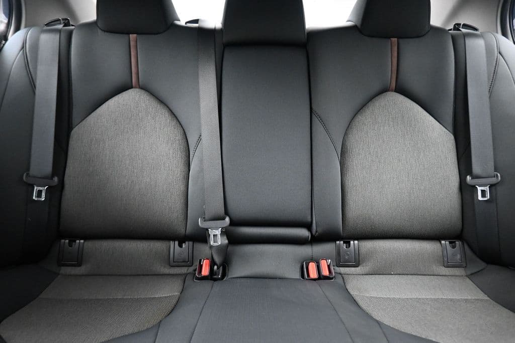 2019 Toyota Camry LE, photo 26 of 56