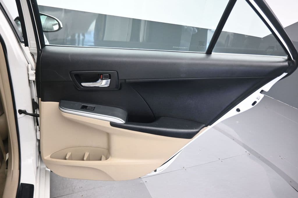 2012 Toyota Camry Hybrid LE, photo 31 of 54