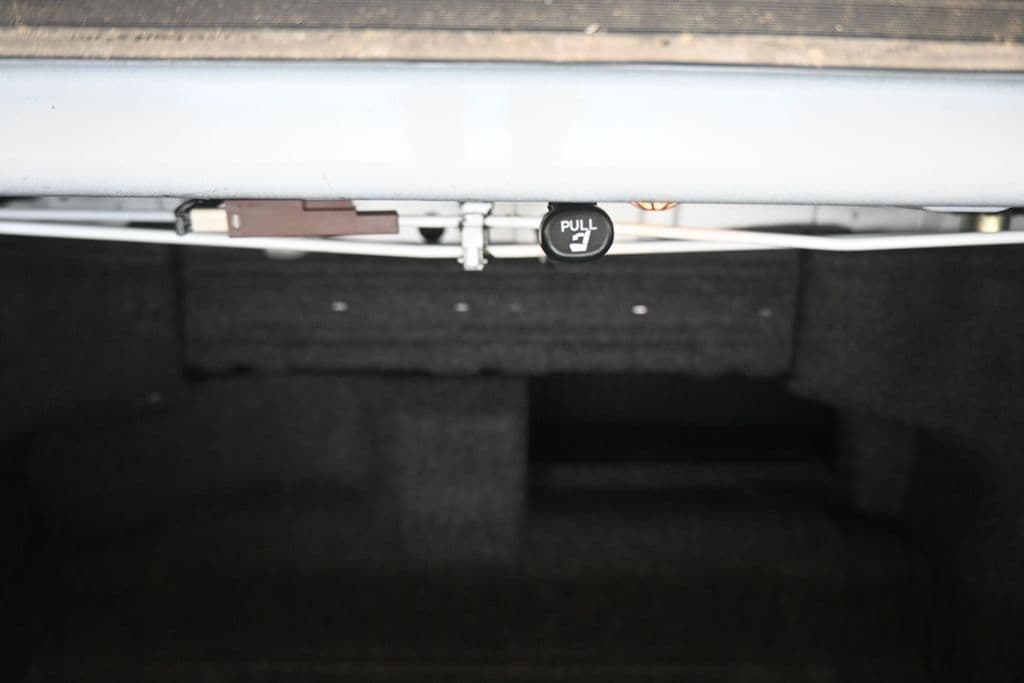 2012 Toyota Camry Hybrid LE, photo 40 of 54