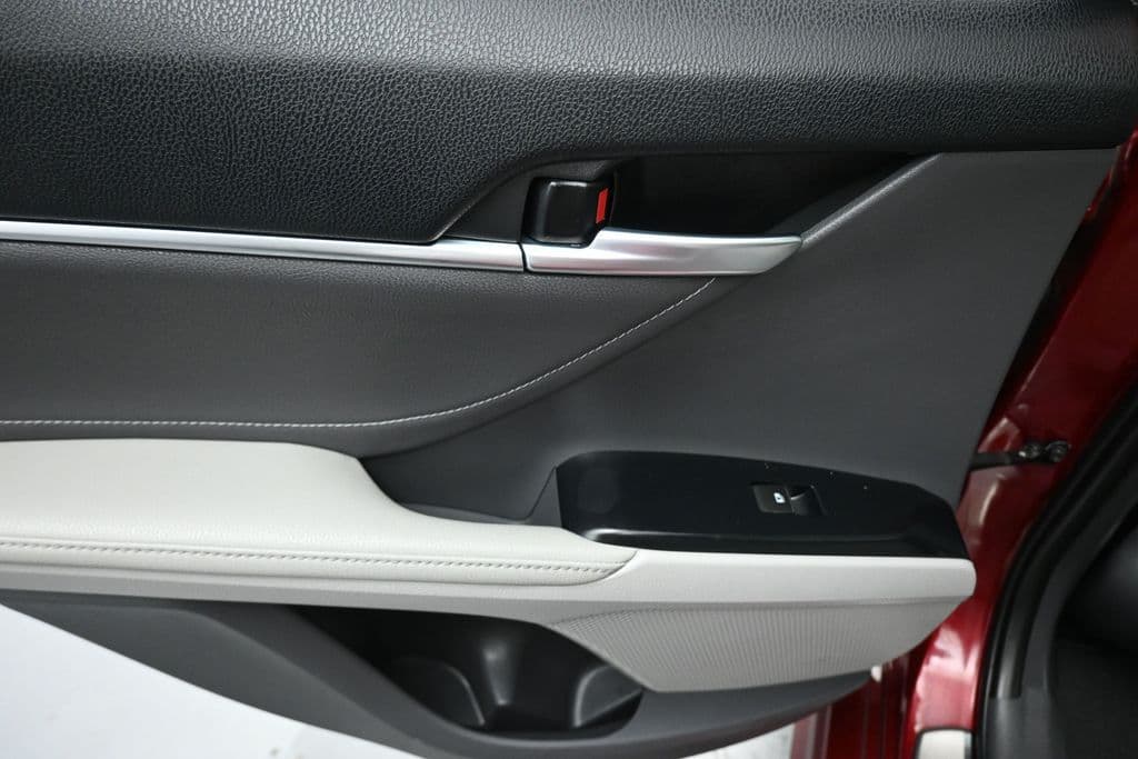 2018 Toyota Camry XSE V6, photo 32 of 60