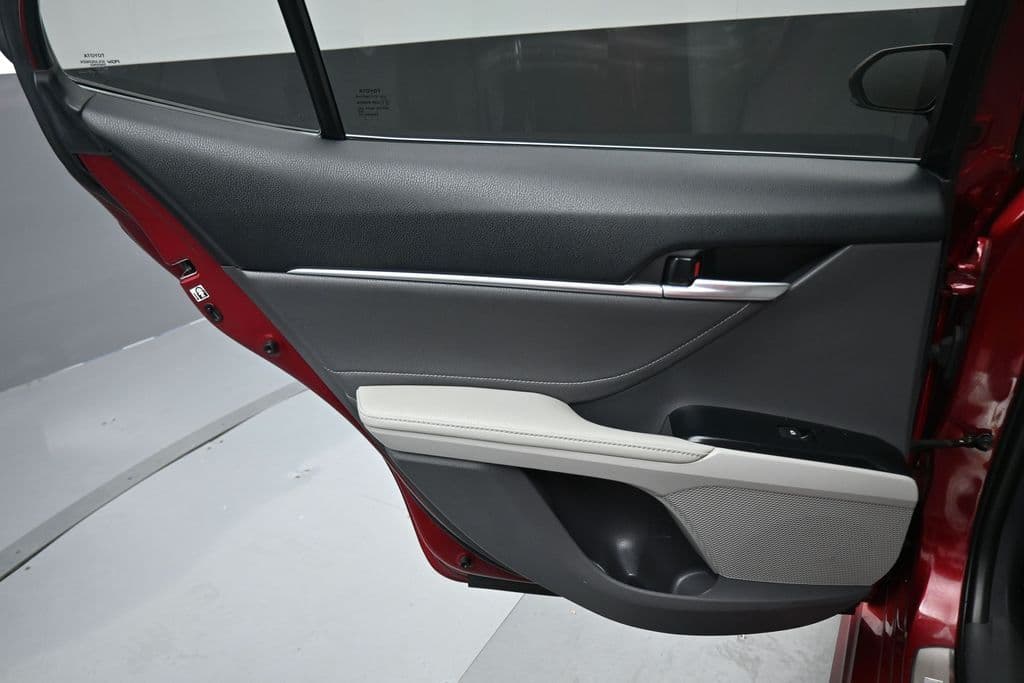 2018 Toyota Camry XSE V6, photo 31 of 60