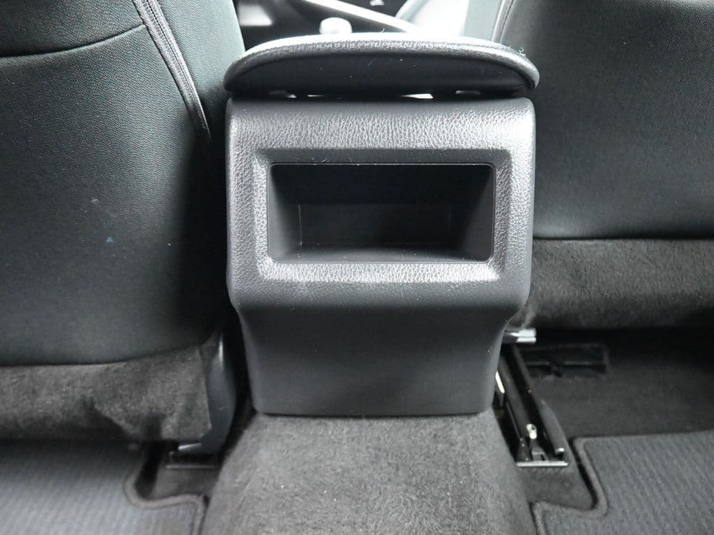 2024 Toyota Camry LE, photo 32 of 56