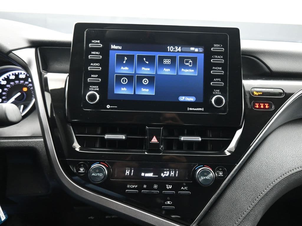 2024 Toyota Camry LE, photo 19 of 56