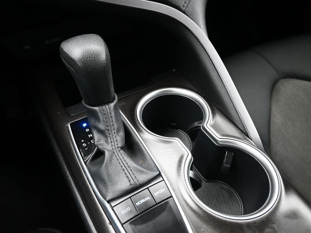 2024 Toyota Camry LE, photo 21 of 56