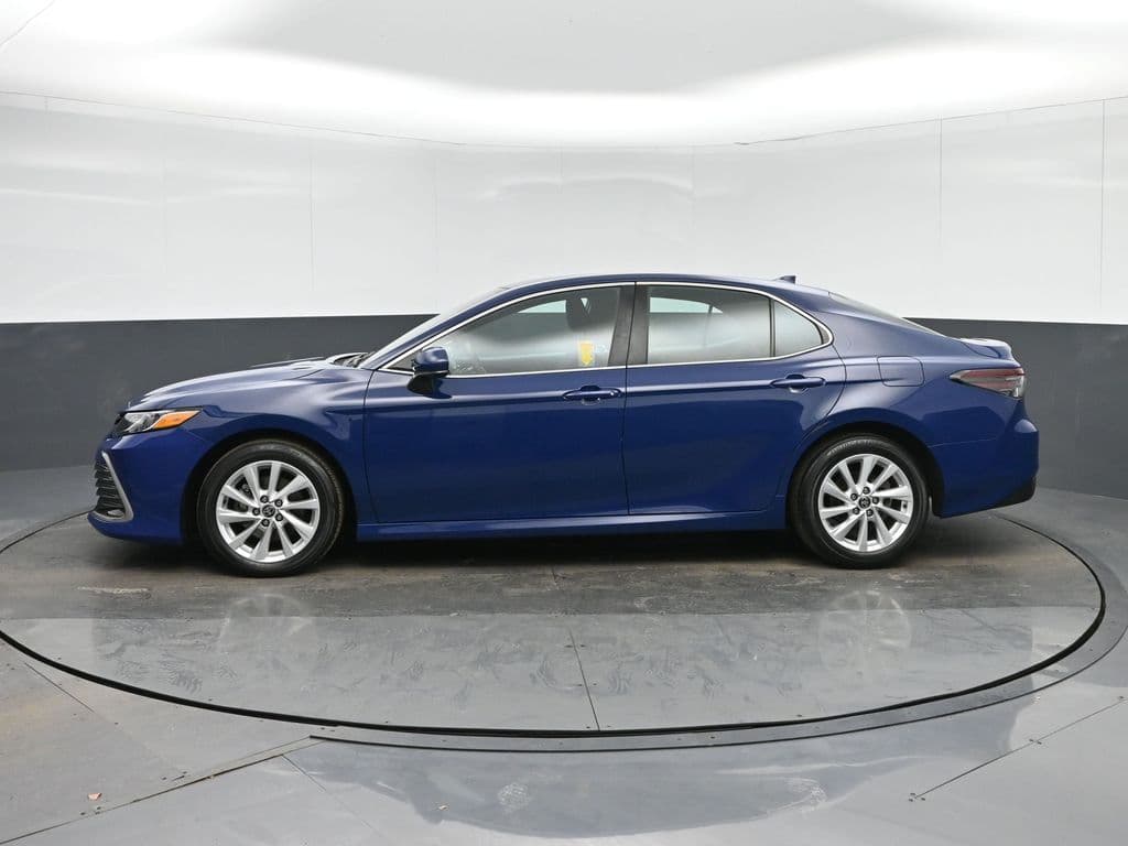 2024 Toyota Camry LE, photo 4 of 56