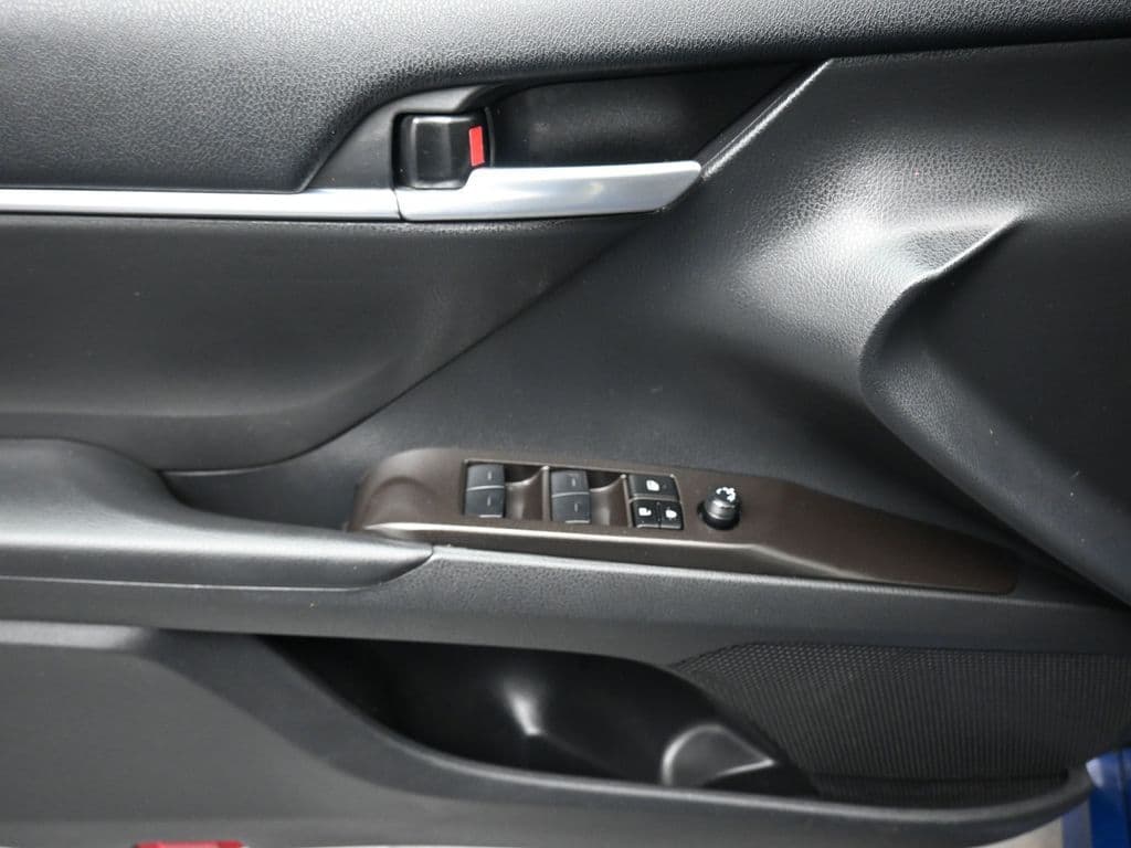 2024 Toyota Camry LE, photo 10 of 56