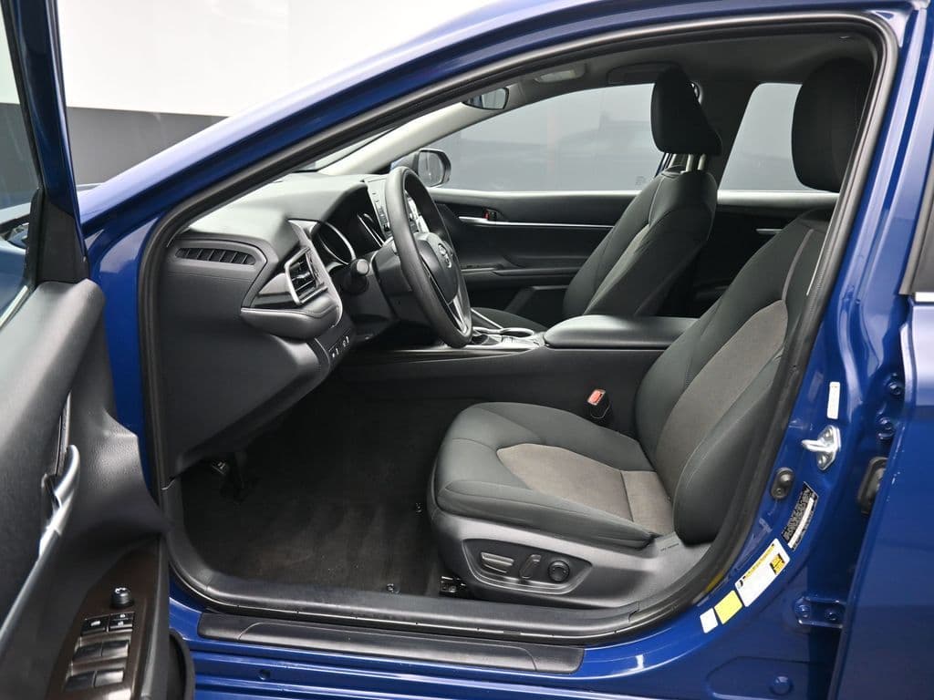 2024 Toyota Camry LE, photo 11 of 56