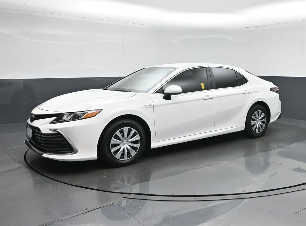 2021 Toyota Camry Hybrid LE, photo 3 of 56