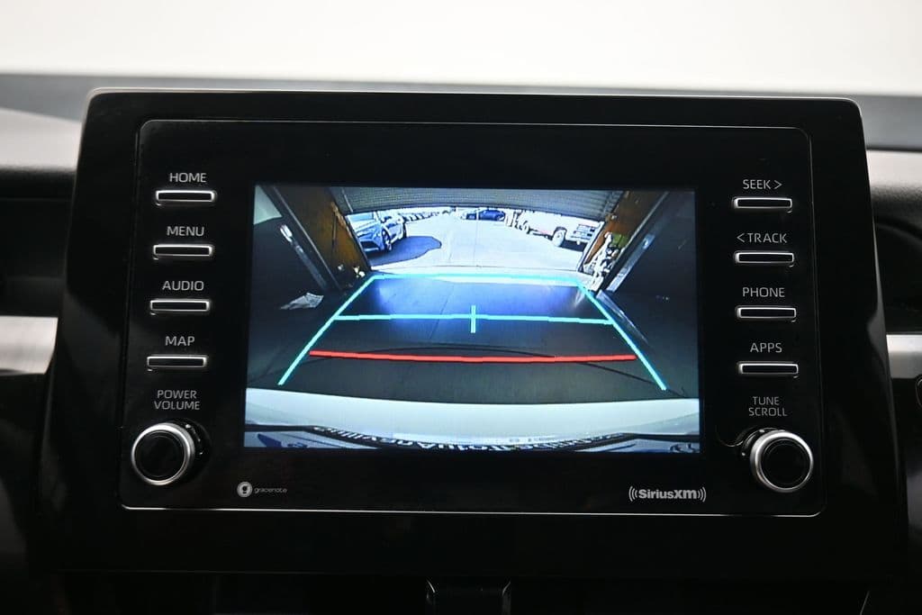 2021 Toyota Camry Hybrid LE, photo 18 of 56