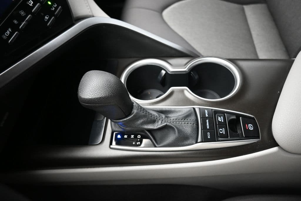 2021 Toyota Camry Hybrid LE, photo 22 of 56