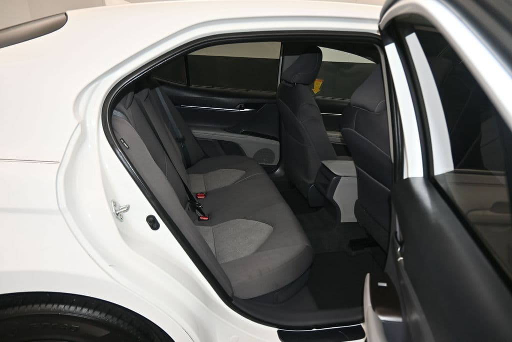 2021 Toyota Camry Hybrid LE, photo 36 of 56