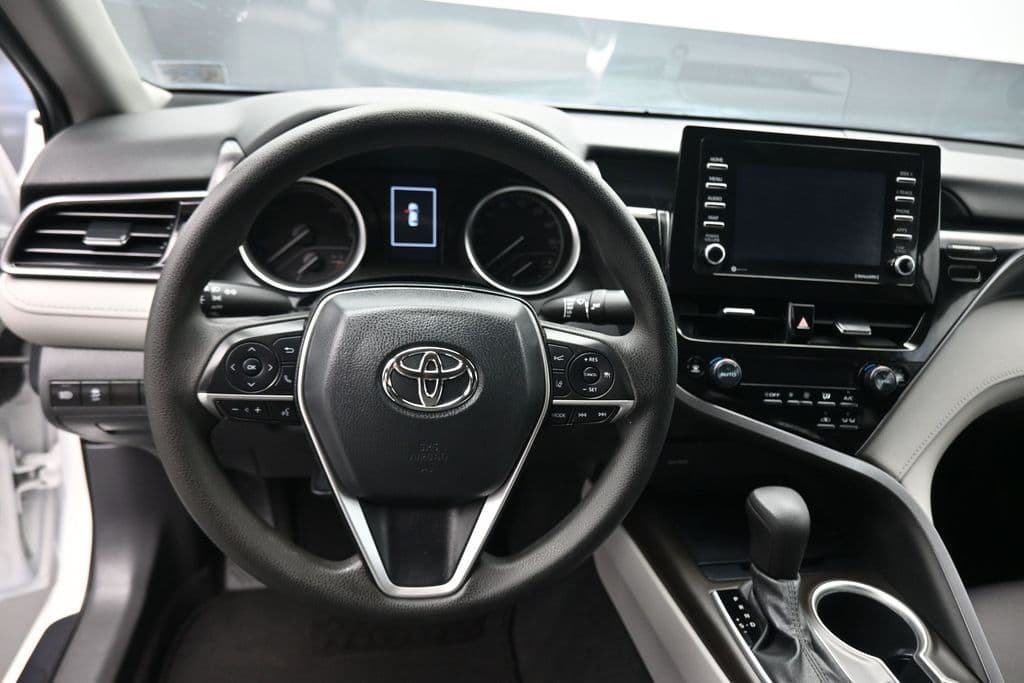 2021 Toyota Camry Hybrid LE, photo 14 of 56