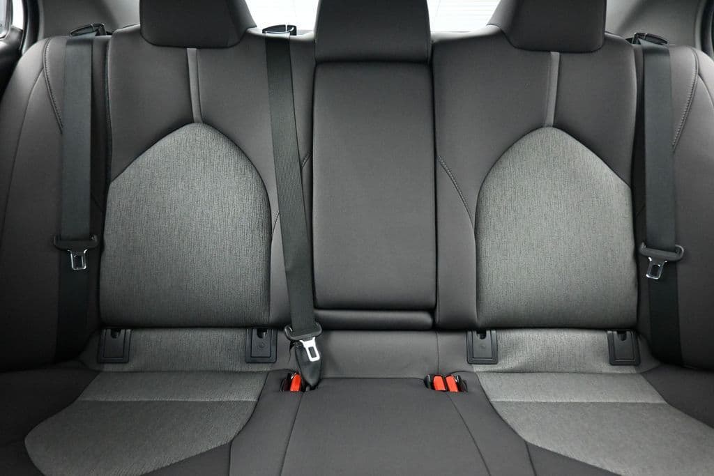 2021 Toyota Camry Hybrid LE, photo 28 of 56