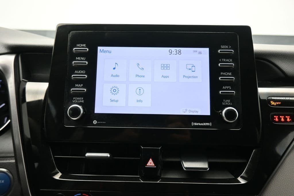 2021 Toyota Camry Hybrid LE, photo 17 of 56