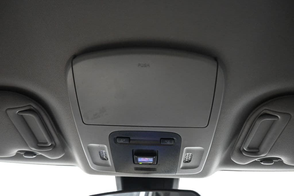 2021 Toyota Camry Hybrid LE, photo 24 of 56