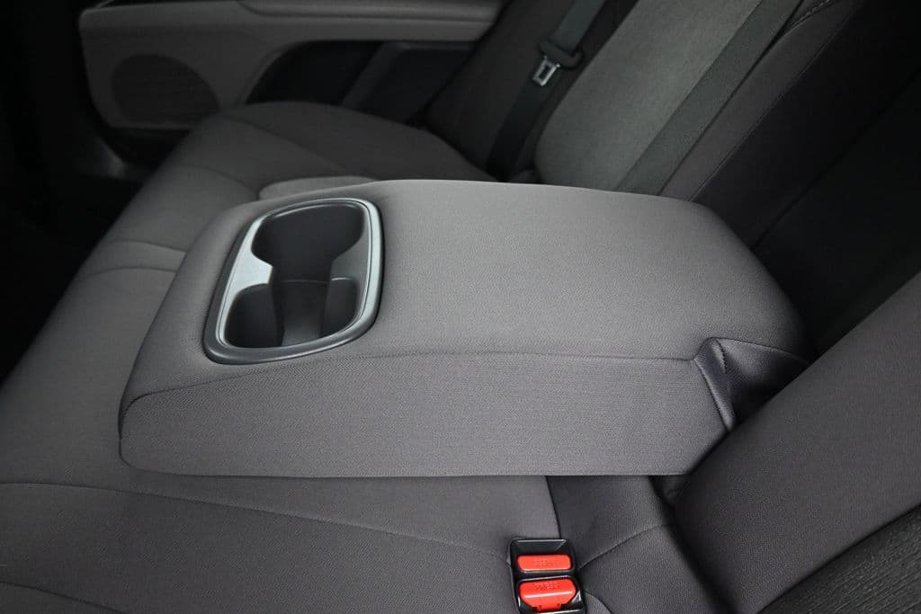 2021 Toyota Camry Hybrid LE, photo 32 of 56